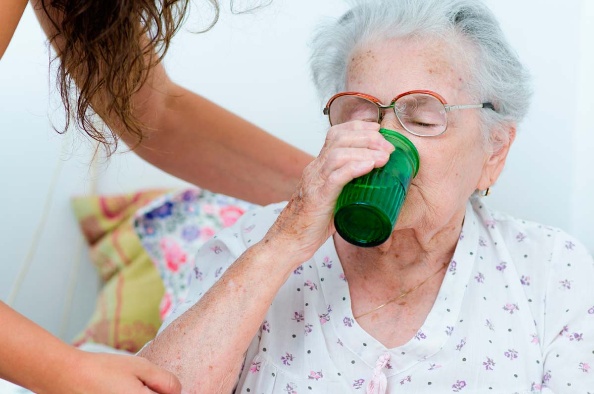 Trinknahrung gegen Mangelernährung im Alter