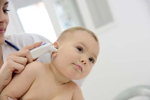 Ein Ohrthermometer erleichtert das Messen der Körpertemperatur von Babys Das Ohrfieberthermometer ist ideal zur Temperaturmessung bei Babys und Kleinkindern