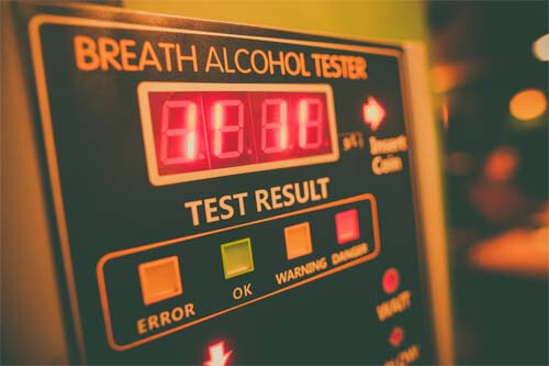 Alkoholtester Polizei Gerät mit Koffer