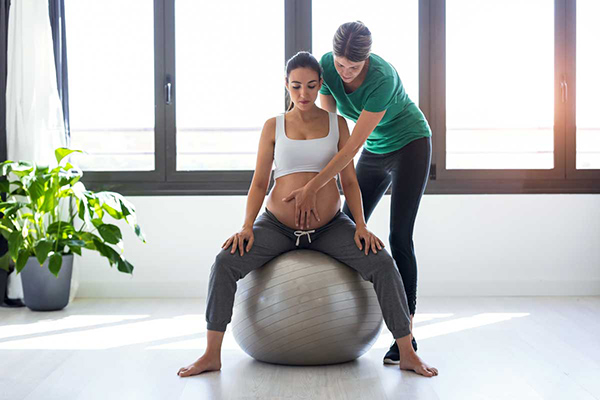 Für Schwangere bieten Gymnastikball-Übungen viele Vorteile Für Schwangere bieten Gymnastikball-Übungen viele Vorteile