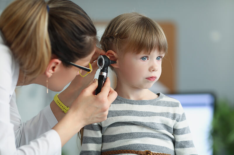 Otoskop kaufen für Kinderuntersuchung Nutzung des Otoskops bei Kindern Jetzt Otoskop kaufen.