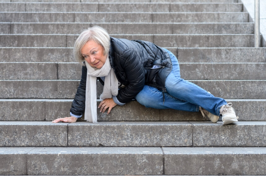 Stürze auf Treppen sind im Alter besonders gefährlich